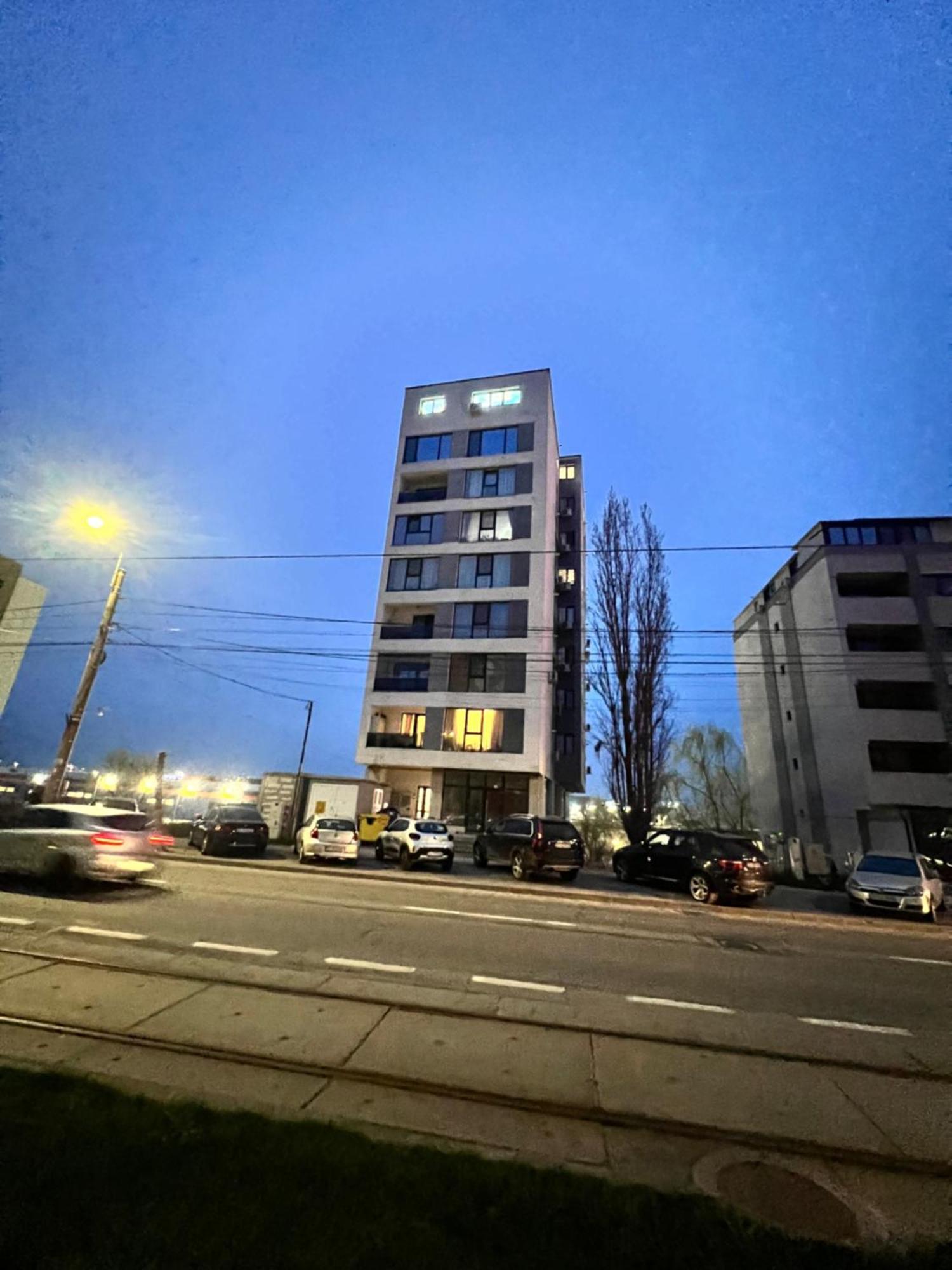 Delux Lägenhet Craiova Exteriör bild